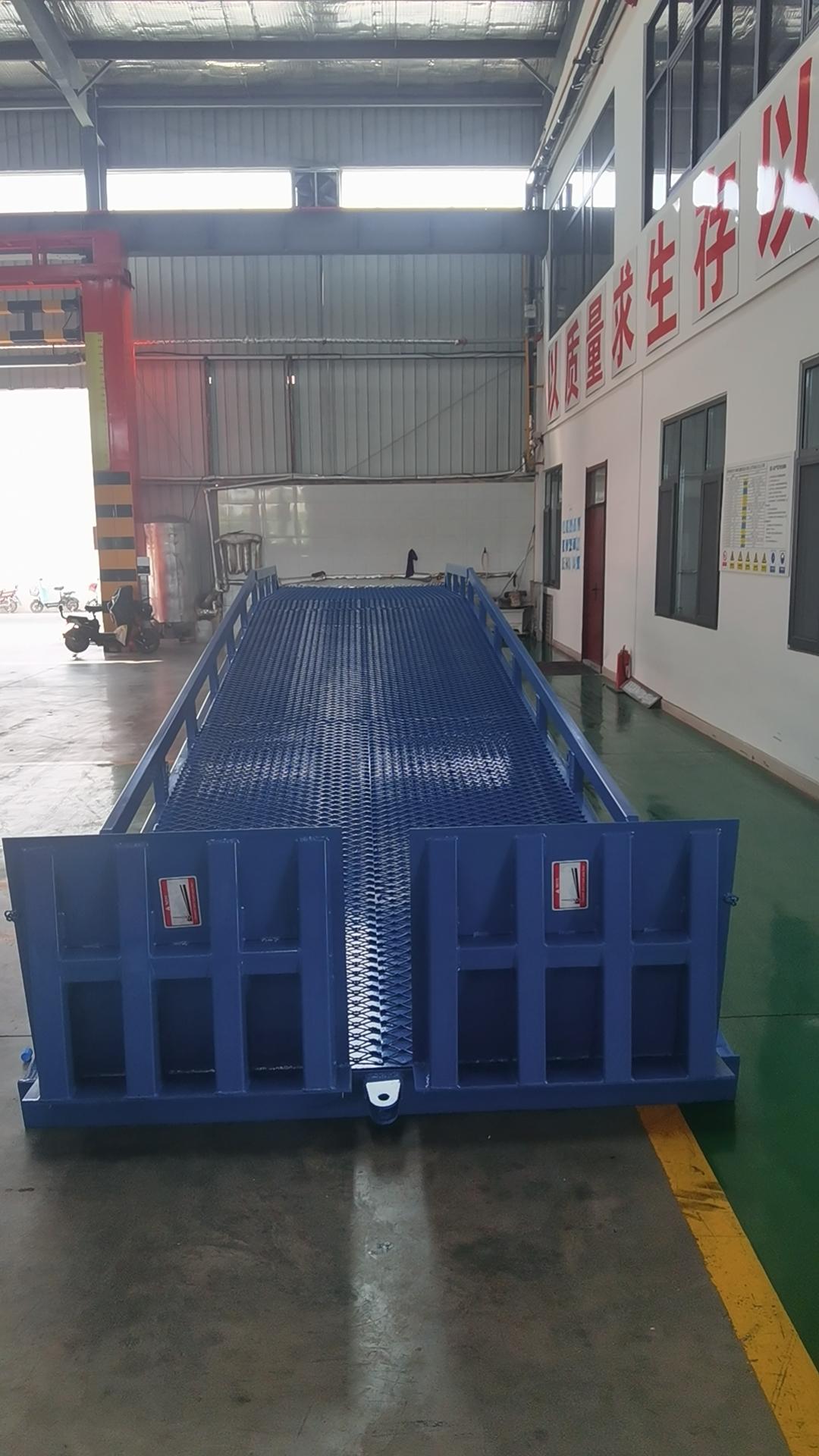 Value Industrial Mobile Loading Dock Ramp - 20 Tons capacity